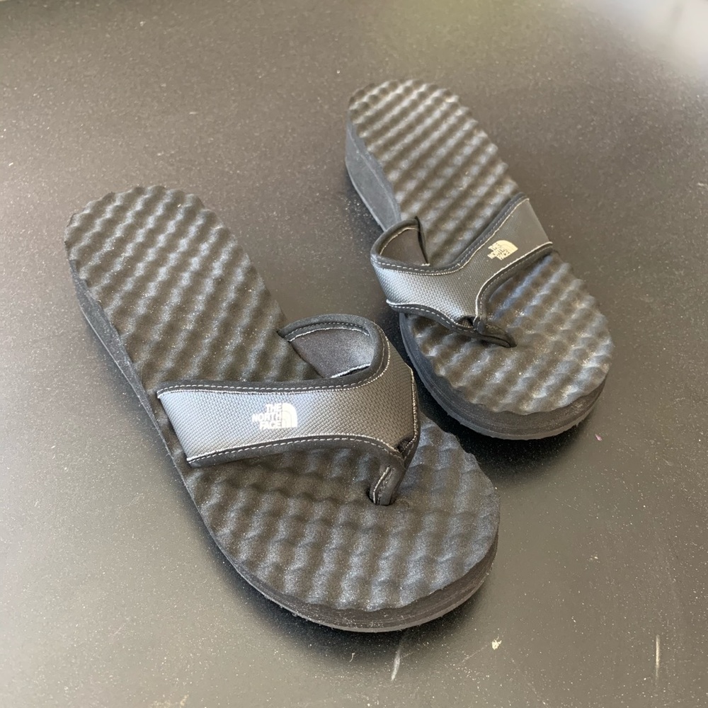 The North Face flip flops sz 9